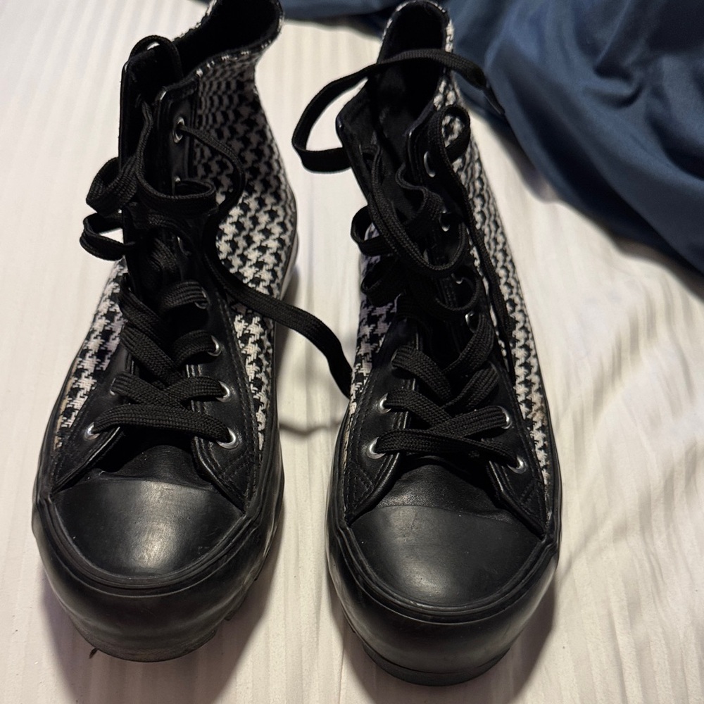Mudd Black and White Houndstooth Sneakers
